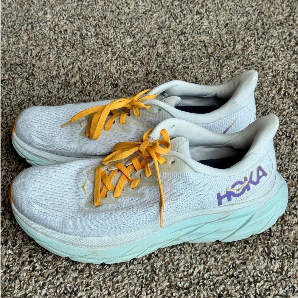 HOKA ONE ONE Clifton 8 Women’s Running Shoes Size 7.5B Athletic Sneakers